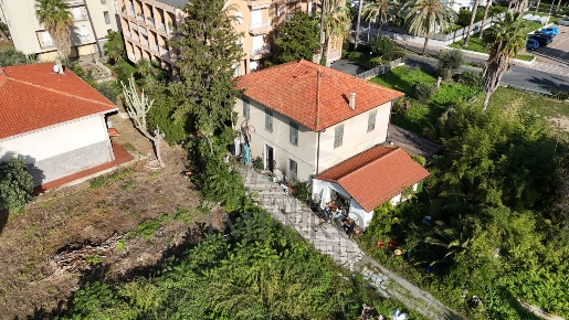 Foto Villa singola in Via Roseto 55, Bordighera Centro di 250 m² in vendita