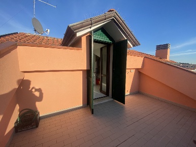 Foto Appartamento a Santo Stefano di Magra di 145 m² con 5 locali