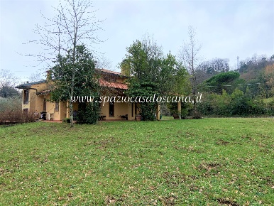 Foto Villa unifamiliare in Via di Cantagallo 339, Vaiano Figline di 450 m²