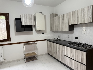 Foto Appartamento in Via Rifreddo 300, Potenza di 103 m² con 4 locali