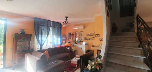 Foto Appartamento a Aulla di 110 m² con 6 locali in affitto