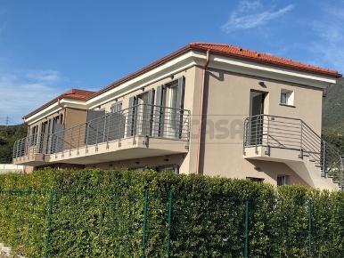 Foto Appartamento in Via Bulasce 45, Loano Centro di 64 m² con 4 locali