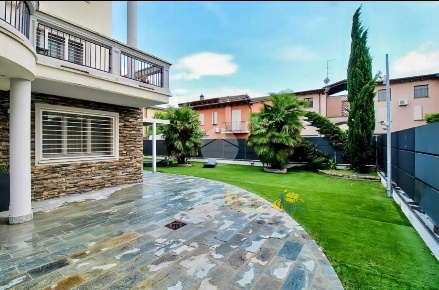 Foto Villa unifamiliare in Via Pietro de Lama 5, Colorno di 400 m²