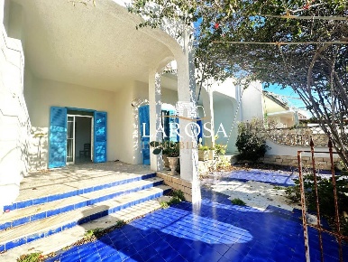 Foto Villa singola a Melendugno Rocca Vecchia di 179 m² con 8 locali