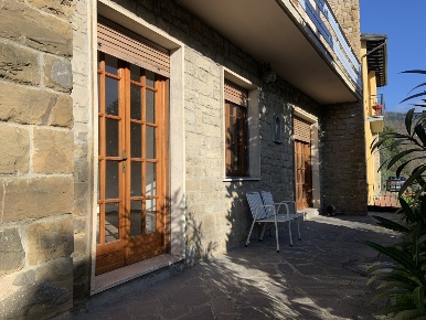 Foto Villa singola in Via D. Stefanacci 5, Vaiano di 200 m² con 5 locali