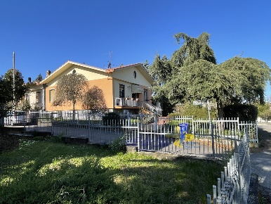 Foto Villa bifamiliare in VIA CISARRI 2, Traversetolo di 180 m² in vendita