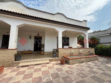 Foto Villa unifamiliare in Via Genziane 11, Taranto San Vito - Carelli