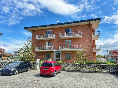 Foto Appartamento in Via Caboto 8, Santena di 90 m² con 4 locali in vendita