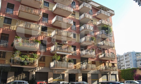 Foto Appartamento in Devito Francesco, Bari Picone di 144 m² con 4 locali