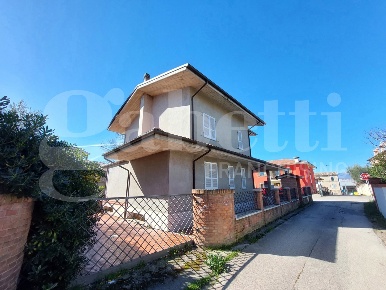 Foto Villa singola in Via Bologna snc, Mosciano Sant'Angelo Centro