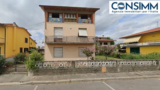 Foto Villa bifamiliare in giovannella, Agliana Centro di 400 m² in vendita
