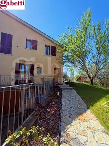 Foto Villa unifamiliare a Monteriggioni di 230 m² con 7 locali in vendita