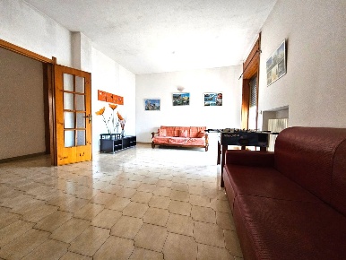 Foto Appartamento in Via Scalfo 69, Aradeo di 213 m² con 7 locali