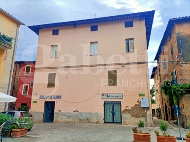 Foto Villa bifamiliare in Piazza dei consoli 1, Deruta Centro di 250 m²