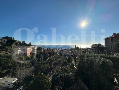 Foto Appartamento in Via Adelasia 83, Alassio in vendita