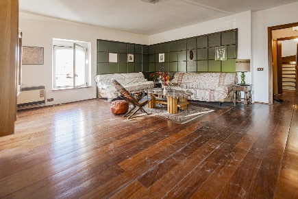 Foto Appartamento in via gluck, San Giustino di 225 m² con 10 locali