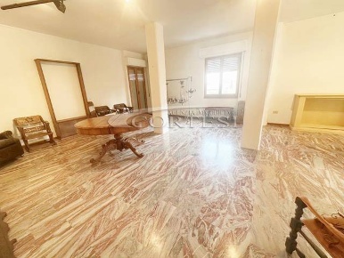 Foto Appartamento in via rubechi, San Giustino di 190 m² con 7 locali