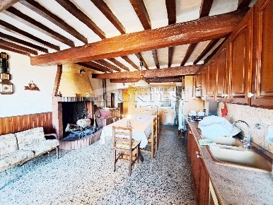 Foto Appartamento in Località Ranco, San Giustino di 110 m² con 6 locali