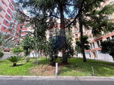 Foto Appartamento in Via Tenente Casale Y Figoroa, Bari Libertà di 166 m²