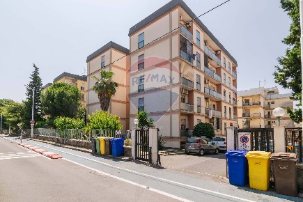 Foto Appartamento in Via Varese, Catania Cibali di 130 m² con 5 locali