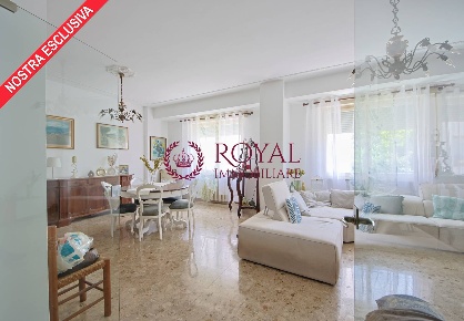 Foto Appartamento in Via Carolina Internari, Livorno Calzabigi di 150 m²