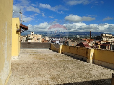Foto Appartamento in Via Arena, Paternò di 216 m² con 12 locali in vendita