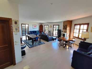 Foto Villa singola in Strada Zanni, Pescara di 340 m² con 6 locali