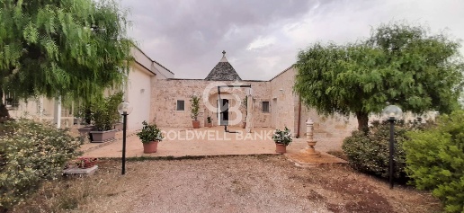 Foto Villa unifamiliare in Via Monti del Duca, Martina Franca di 270 m²