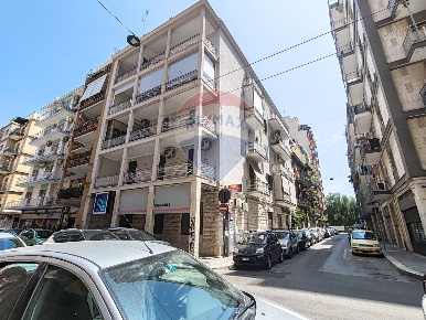 Foto Appartamento in Via Michele Galiani, Bari Carrassi di 119 m²