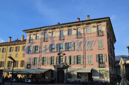 Foto Appartamento in Piazza Volta, Como di 70 m² con 2 locali in affitto