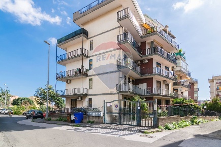 Foto Appartamento in Via Dei Piccioni, Catania Rapisardi di 108 m²