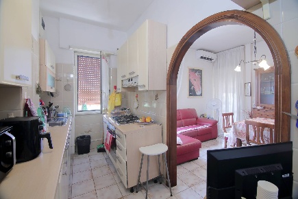 Foto Appartamento in Via Rivisondoli, Roma Tor Cervara di 84 m² in vendita