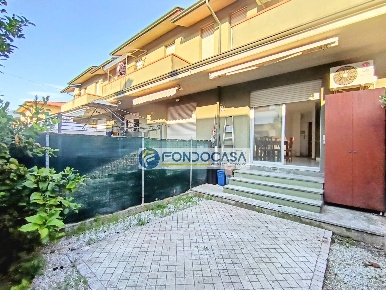 Foto Villa a schiera in via fortino di san francesco, Massa di 70 m²