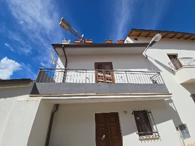 Foto Appartamento in Via  Castel dell'Ovo, L'Aquila di 77 m² con 2 locali