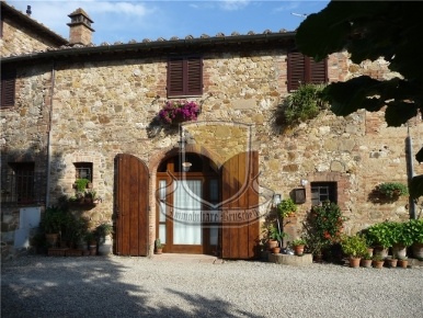 Foto Villa unifamiliare in PONTE A BOZZONE, Siena di 201 m² con 10 locali