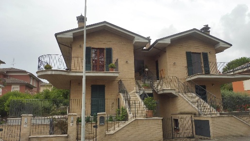 Foto Appartamento a San Severino Marche Centro di 80 m² con 4 locali