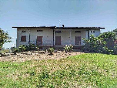 Foto Villa unifamiliare a San Felice sul Panaro Centro di 340 m² in vendita