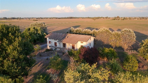 Foto Villa unifamiliare a San Felice sul Panaro di 340 m² con 14 locali