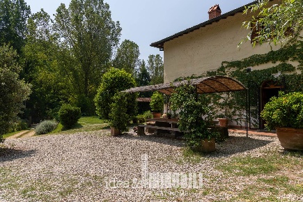Foto Villa unifamiliare a Reggello Montanino di 628 m² con 20 locali