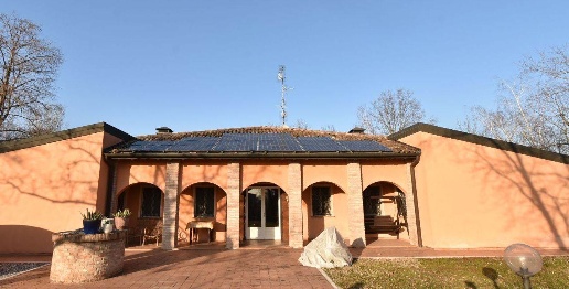 Foto Villa unifamiliare a Soliera di 235 m² con 10 locali in vendita