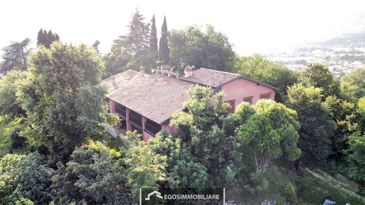 Foto Villa unifamiliare in Via Roma, Gavardo di 800 m² con 27 locali