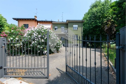 Foto Villa unifamiliare in Via Francesco Bacone  26, Reggio nell'Emilia