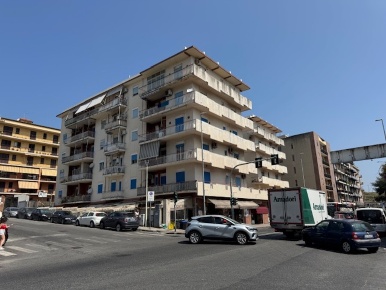 Foto Appartamento in Strada Statale 114 Orientale Sicula 70, Messina