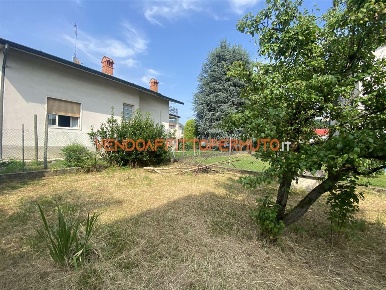 Foto Villa bifamiliare in VIA FOSSADELLI, Capriolo di 210 m² con 3 locali