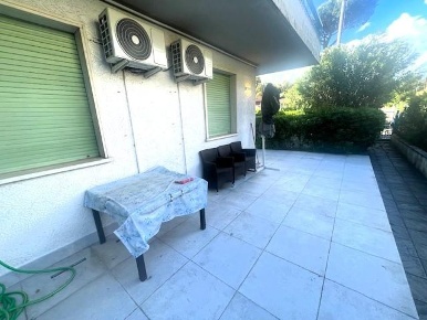 Foto Appartamento a Massa Marina di Massa Centro di 65 m² con 3 locali