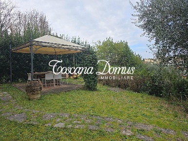 Foto Villa bifamiliare a Siena Petriccio - Acquacalda di 460 m² in vendita