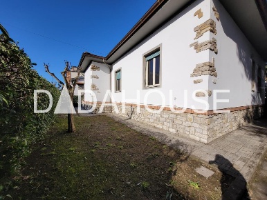 Foto Villa unifamiliare a Pisa Porta a Lucca di 170 m² con 7 locali