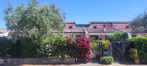 Foto Villa in Via della Poiana 1, Fondi con 4 locali in vendita