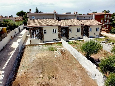 Foto Villa unifamiliare in via Tuscolana, Frascati di 185 m² con 4 locali