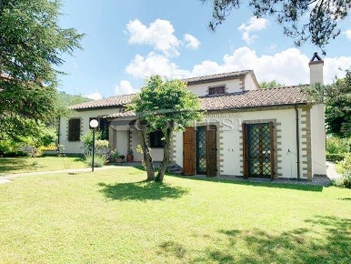 Foto Appartamento a San Giustino di 200 m² con 8 locali in vendita